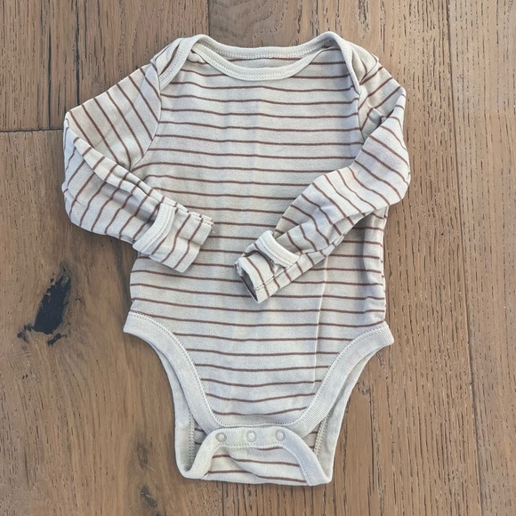 4 piece 0-3 month outfit bundle Old Navy Organic Cotton Ribbed Striped Blue Tan - Picture 8 of 16